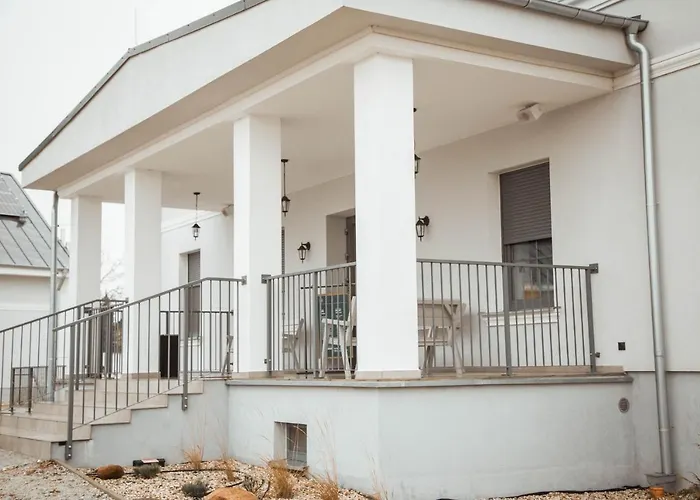 Folwark Matecznik - Dworek Hotel *