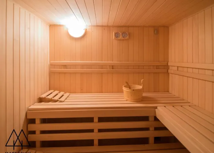 Folwark Matecznik - Dworek Hotel *